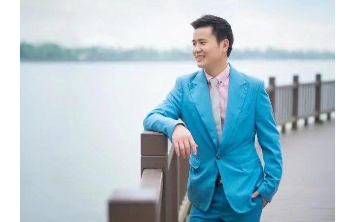 数学教研组组长：薛波